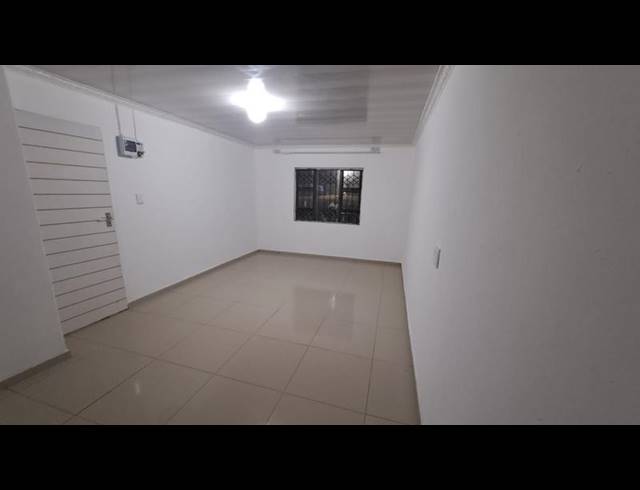 4 BEDROOM HOUSE FOR SALE IN WATERLOO